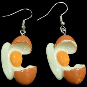 Eggshell Design Earrings